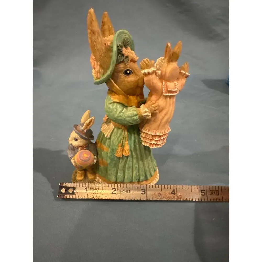 Vintage 1994 Victorian Collection Mother Hopper Tom Lilly Rabbit Figurine #VA23